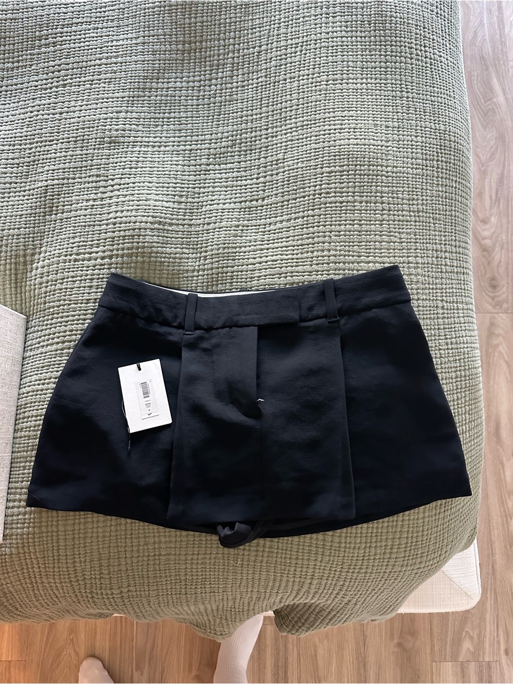 Aritzia define skort